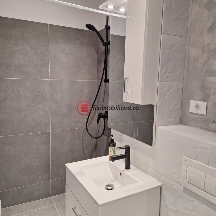 Podu Roș, apartament 2 camere decomandat, renovat total