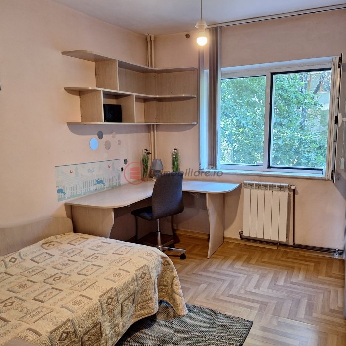 Târgu Cucu, 3 camere decomandat la blocurile tip vilă
